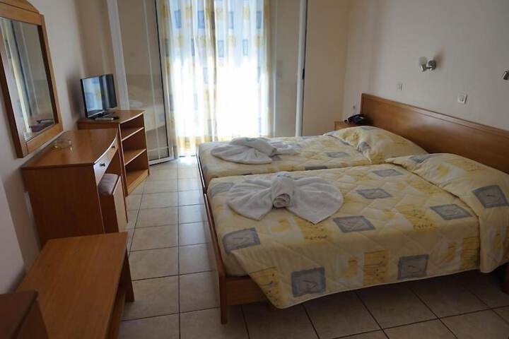 Room 4 of 19