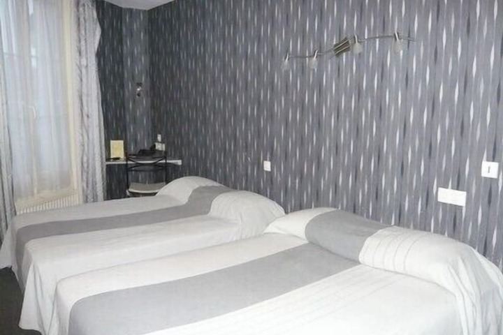 Room 15 of 21