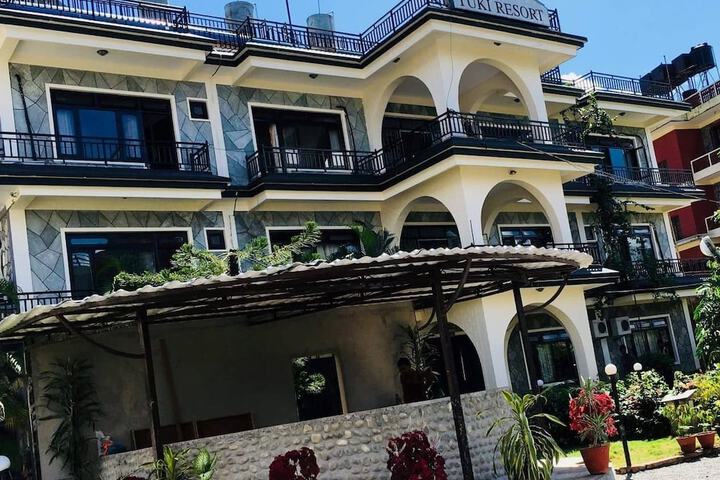 Hotel Exterior 59 of 62