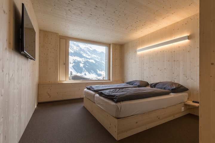 Room 8 of 37