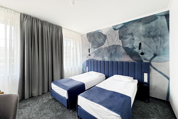 Room 45 of 108