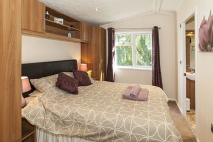 Room 9 of 20