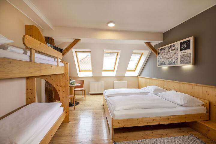 Room 9 of 34