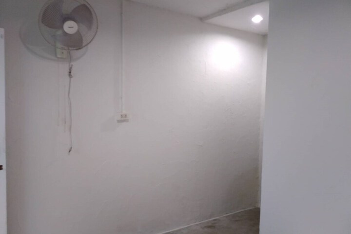 Room 27 of 41