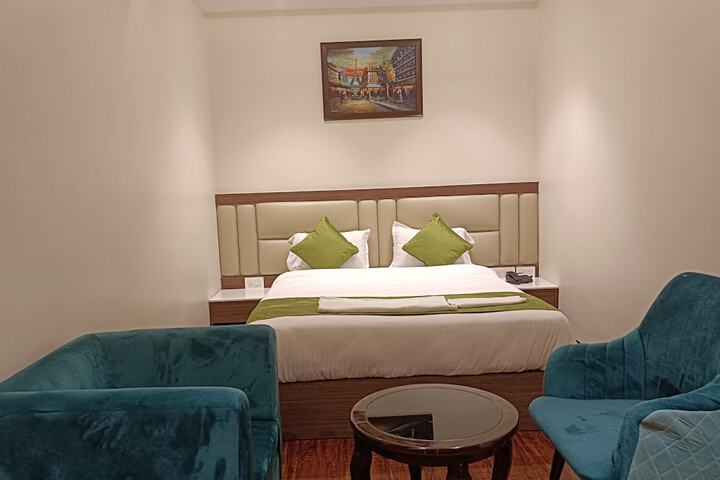 Room 6 of 29