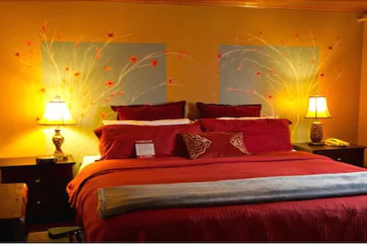 Room 12 of 24