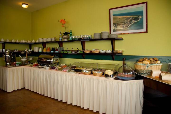 Dining 38 of 60