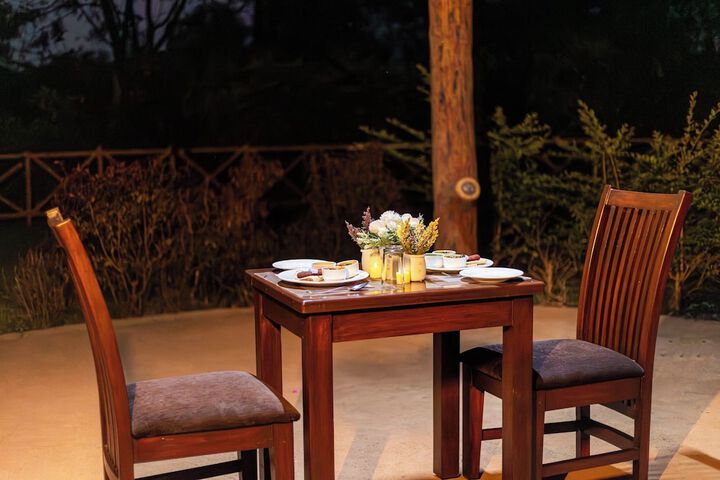 Dining 33 of 63