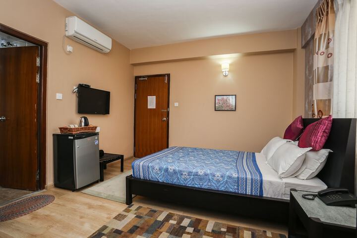 Room 7 of 32
