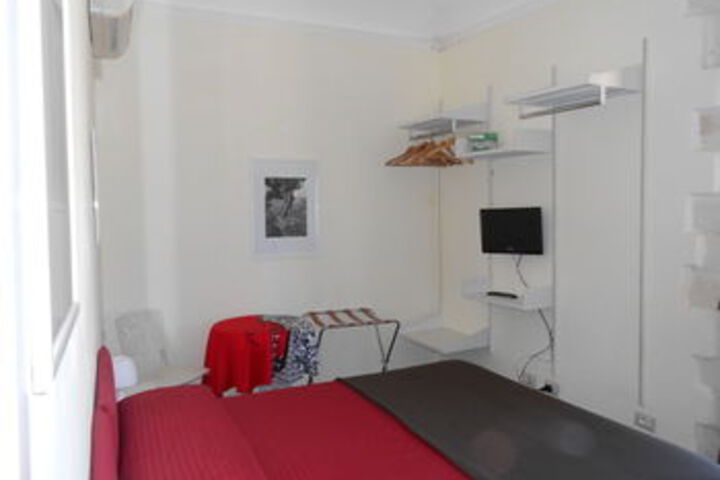 Room 15 of 33