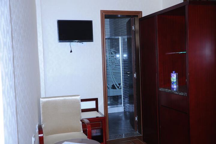 Room 36 of 47
