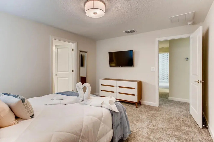Room 6 of 31