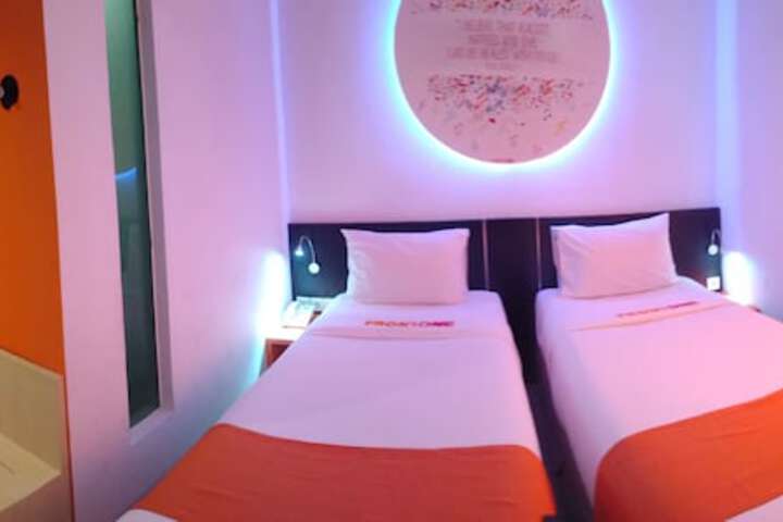 Room 15 of 22