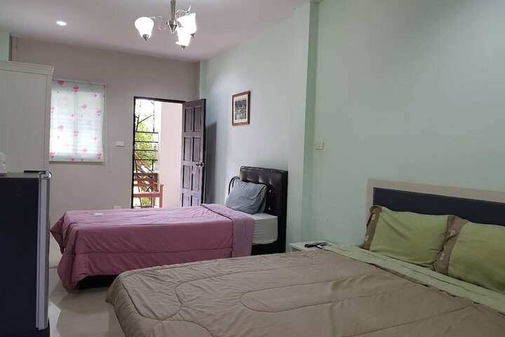 Room 35 of 195