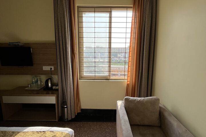 Room 25 of 49