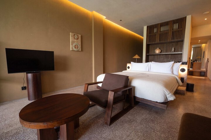 Room 5 of 44