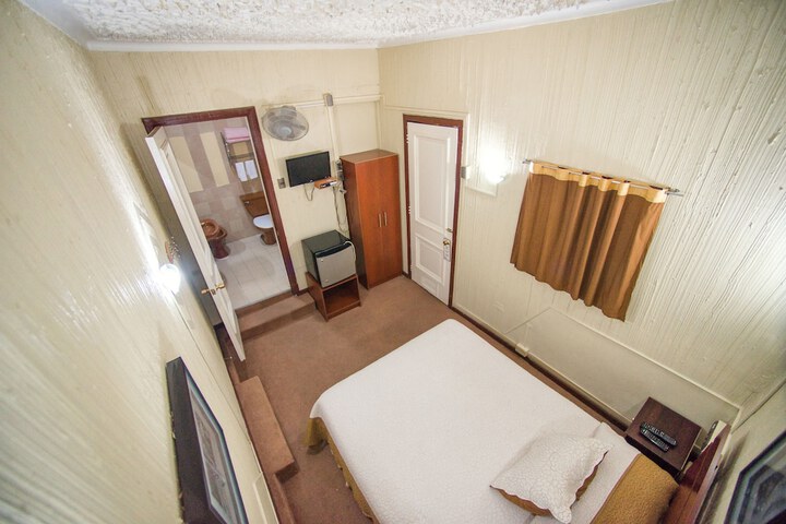 Room 9 of 45
