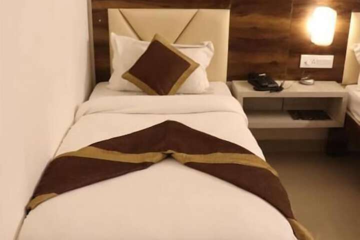 Room 25 of 54