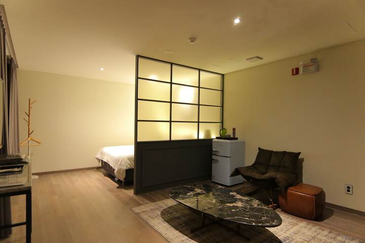 Room 99 of 190
