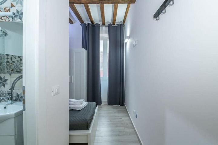 Room 9 of 41