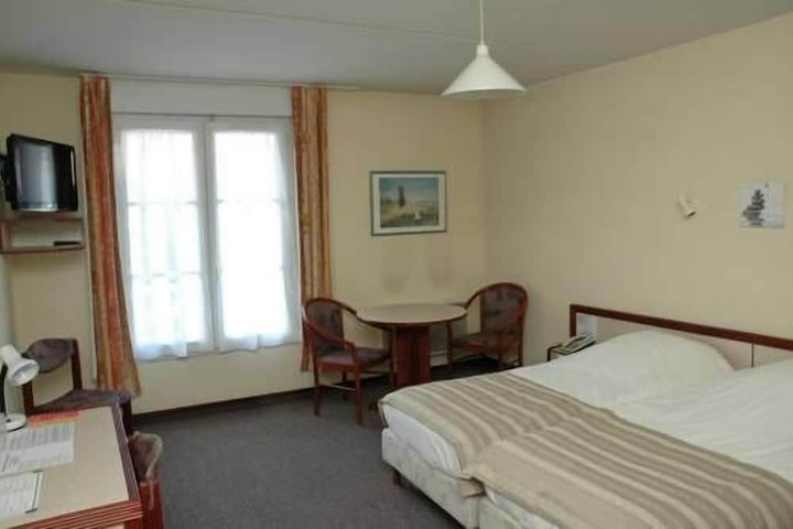 Room 9 of 43