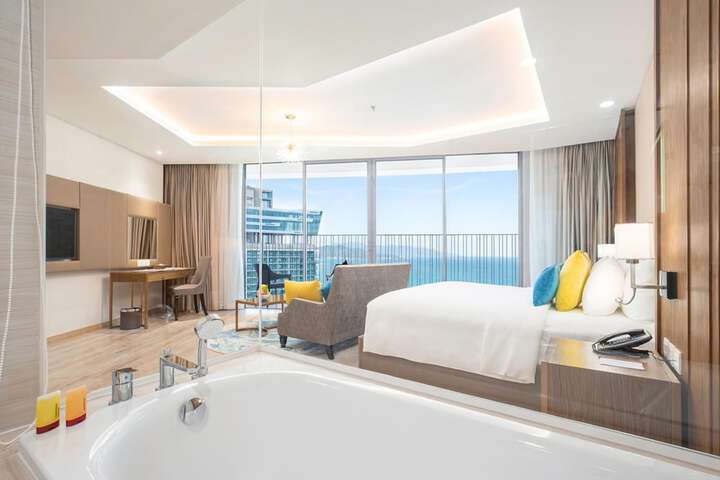 Room 6 of 37