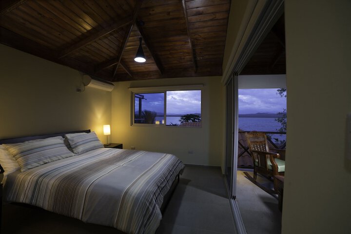 Room 2 of 35