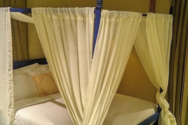 Room 10 of 38