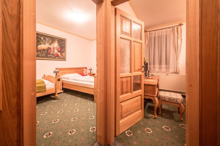 Room 9 of 91