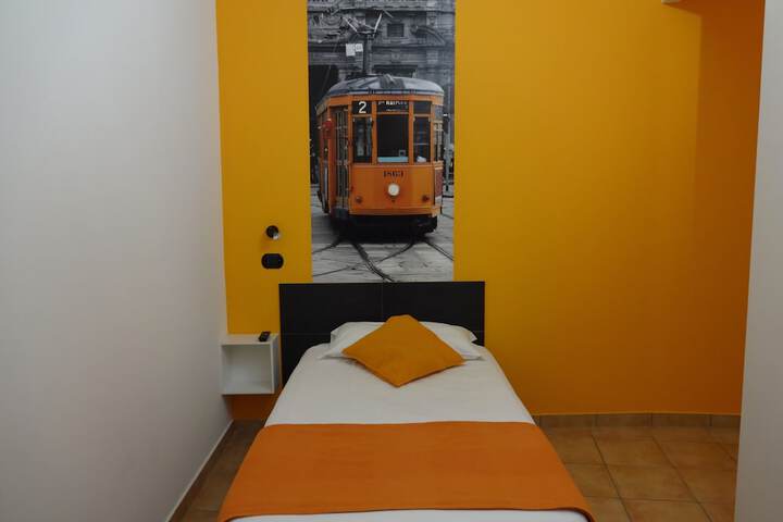 Room 6 of 65