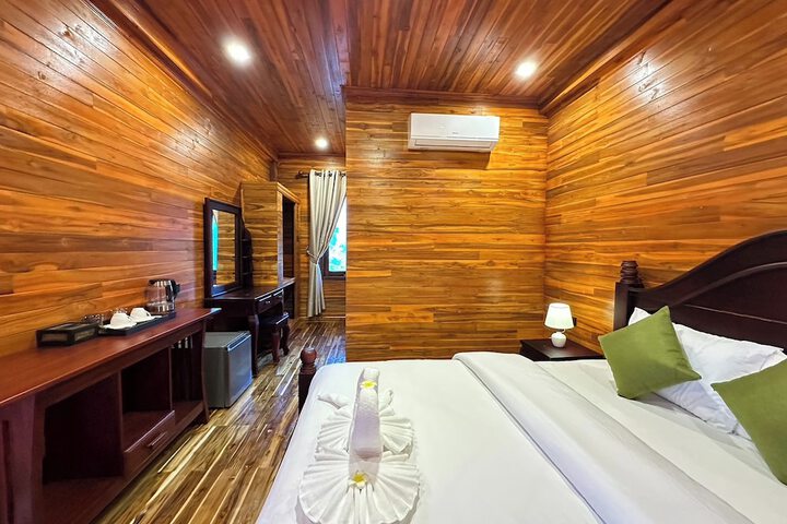 Room 2 of 26