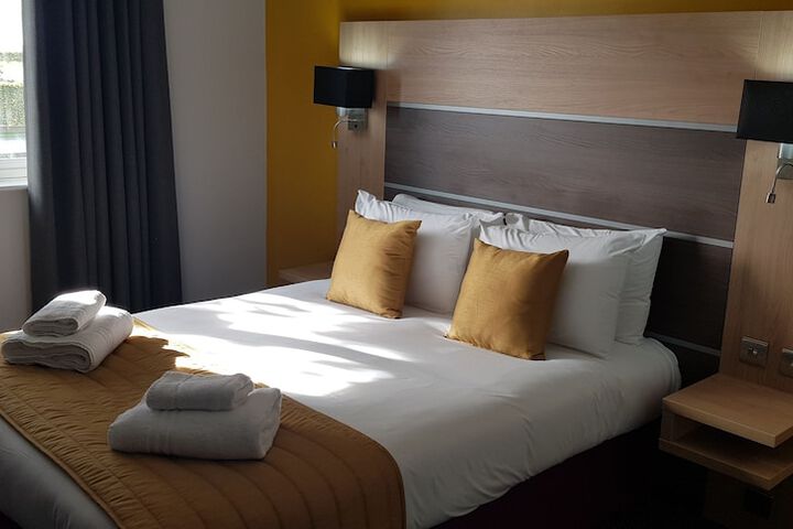 Room 9 of 40