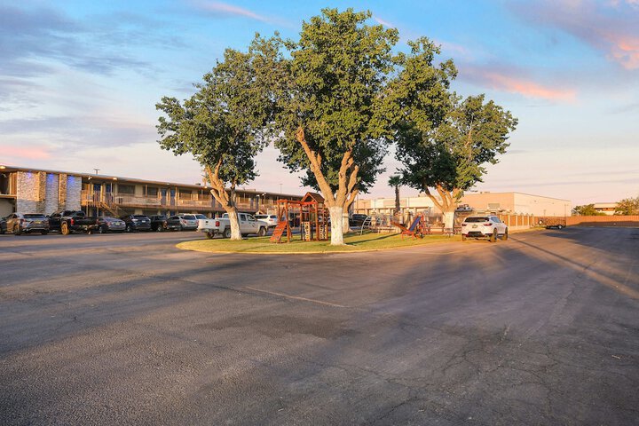 Property Grounds 26 of 28