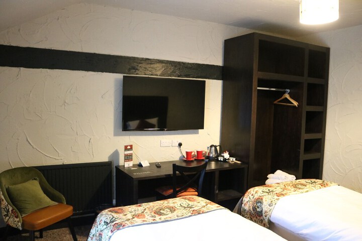 Room 13 of 43