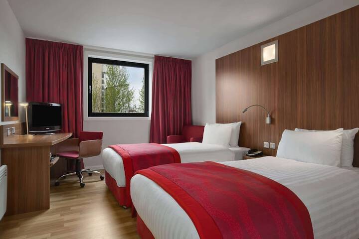 Room 12 of 42