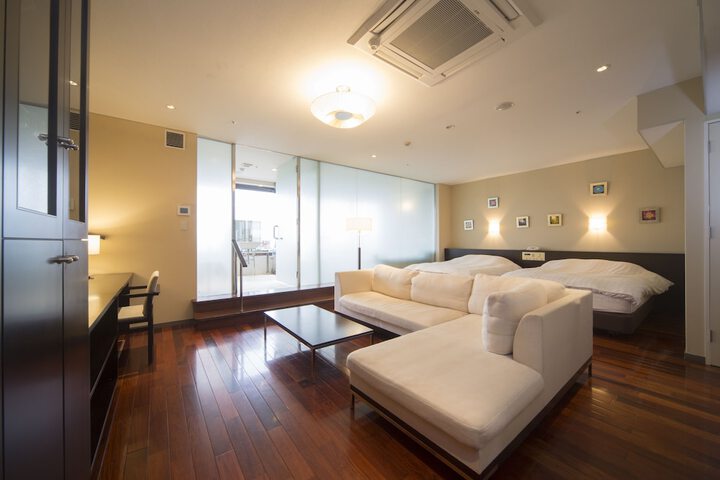 Room 12 of 75
