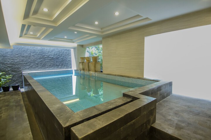 Pools & Facilities