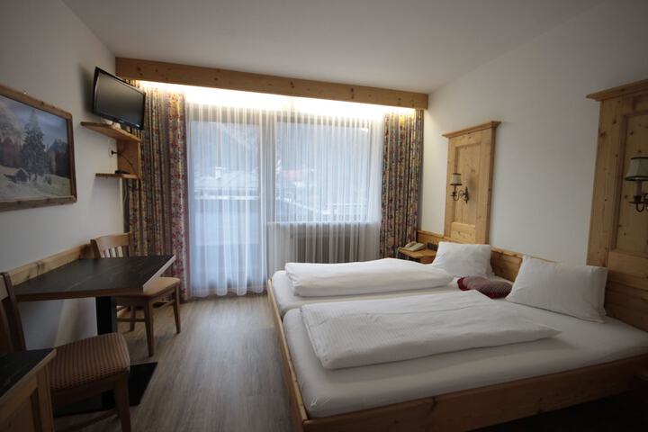 Room 5 of 23