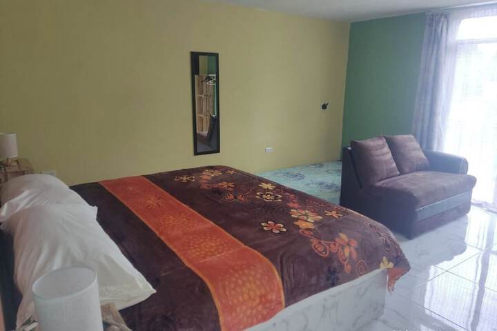 Room 9 of 47