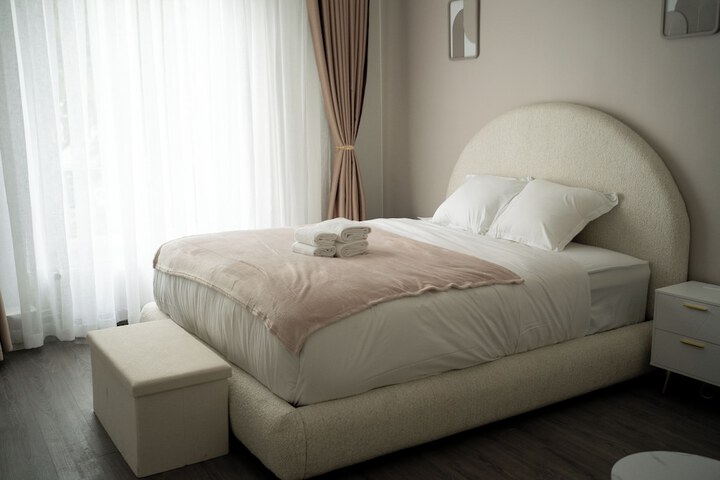 Room 8 of 75