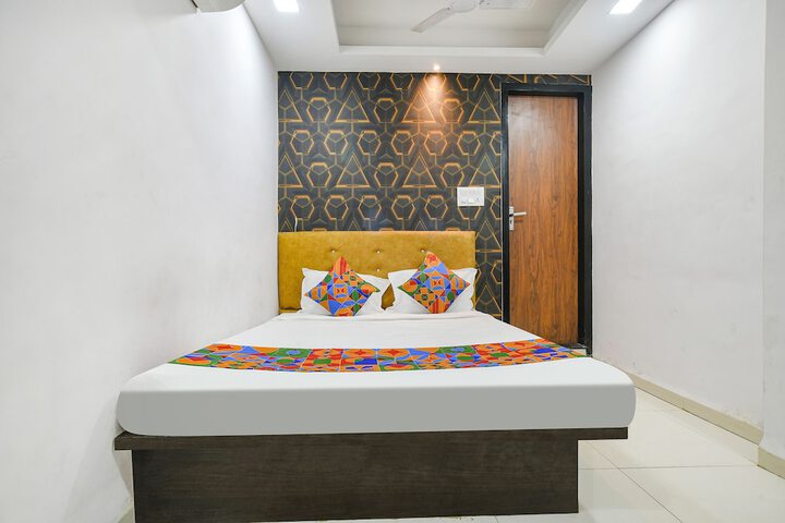 Room 10 of 21
