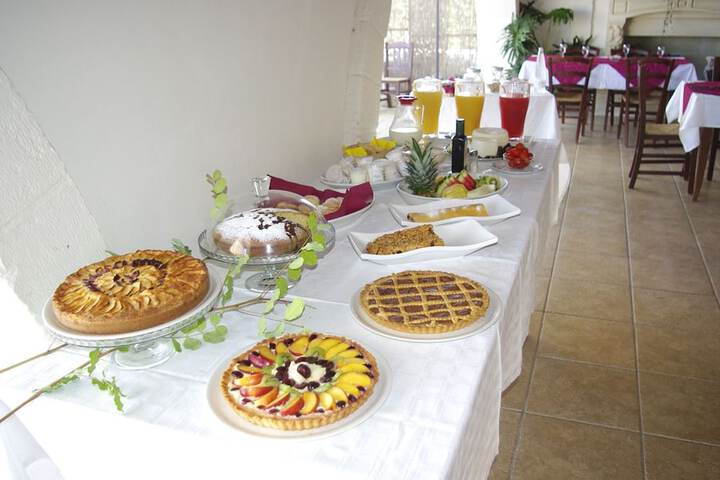 Dining 59 of 76