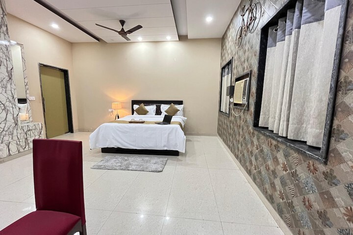Room 6 of 37