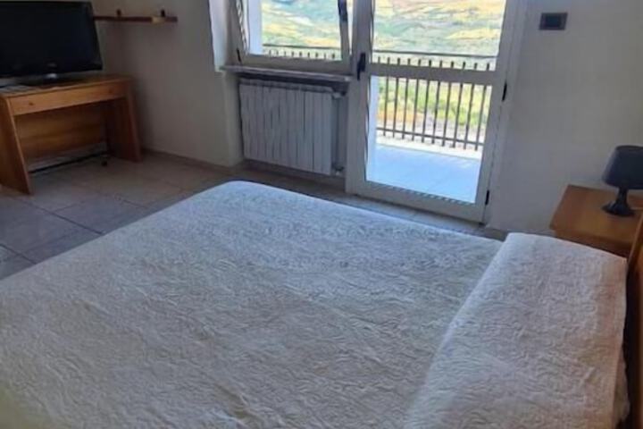 Room 2 of 11