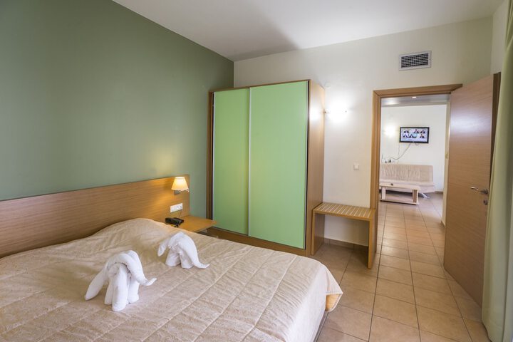 Room 7 of 36