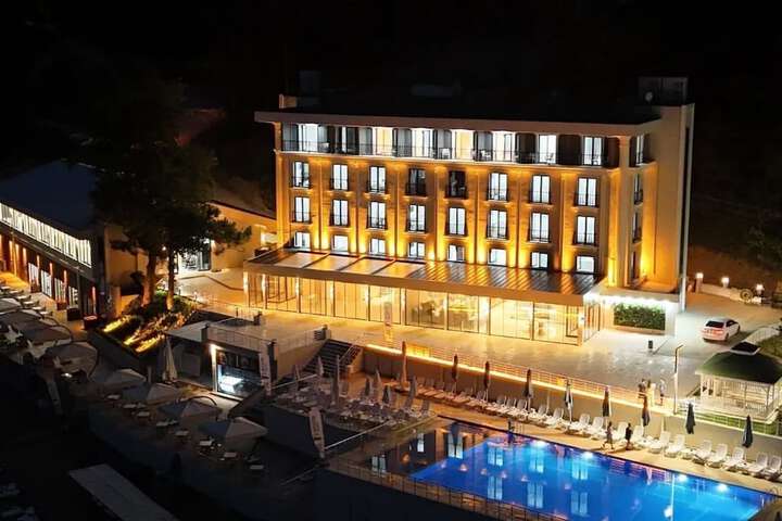 Hotel 32 of 39