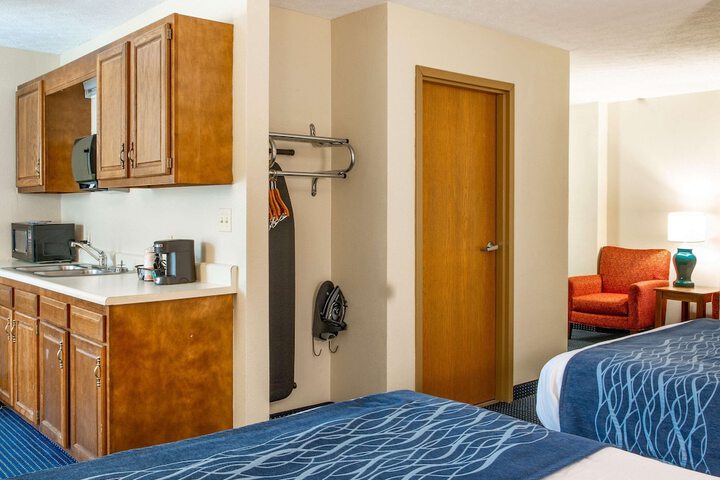 Room 27 of 46