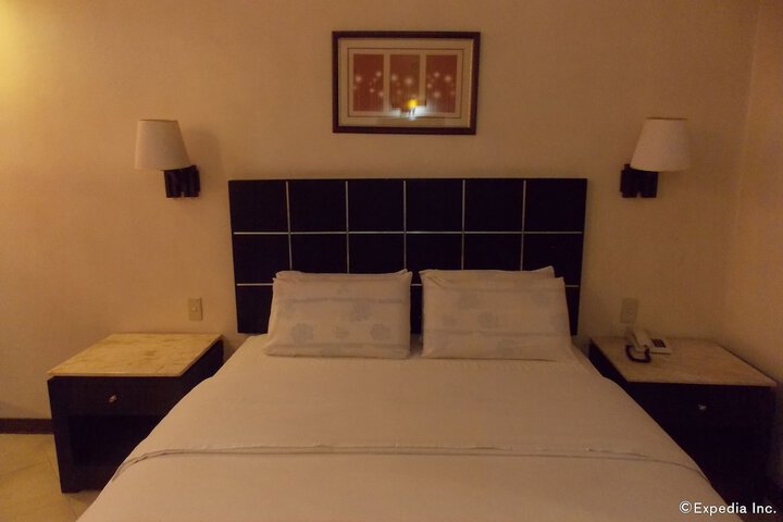 Room 8 of 36