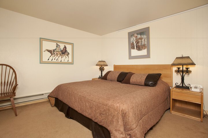 Room 3 of 234
