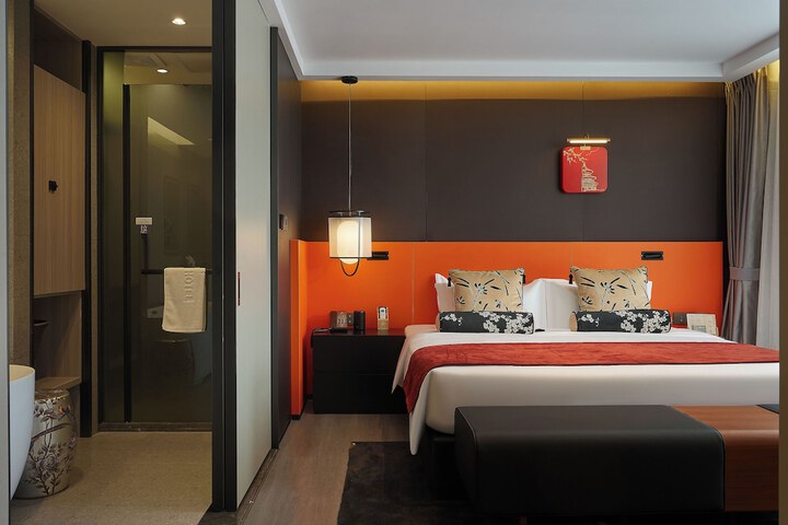 Room 47 of 96